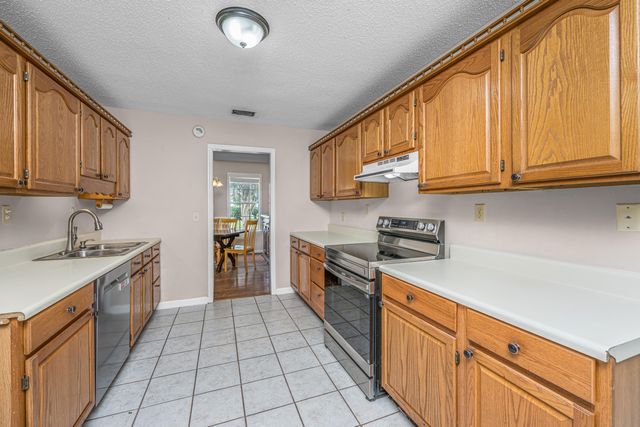 120 Trestlewood Drive, Summerville, SC 29486