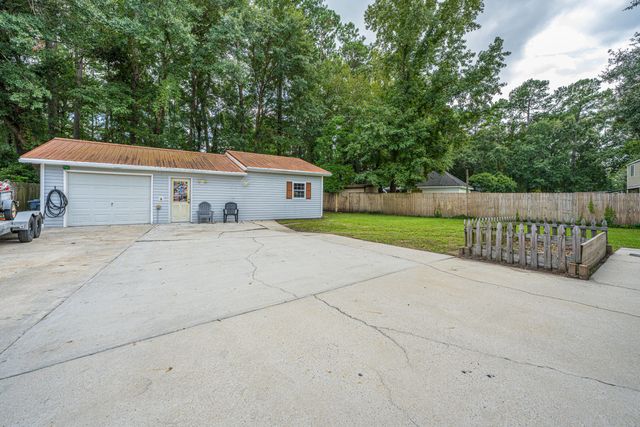 120 Trestlewood Drive, Summerville, SC 29486