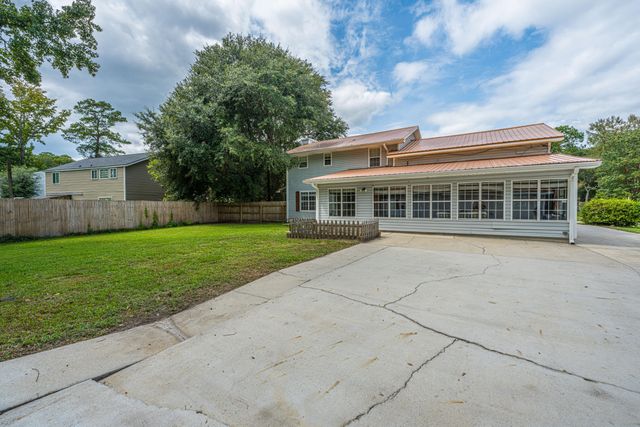 120 Trestlewood Drive, Summerville, SC 29486