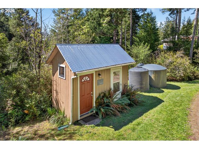 88190 DEW VALLEY Ln, Bandon, OR 97411