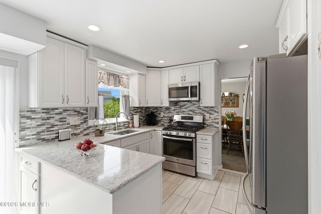 7 N Devon Drive, Manalapan, NJ 07726