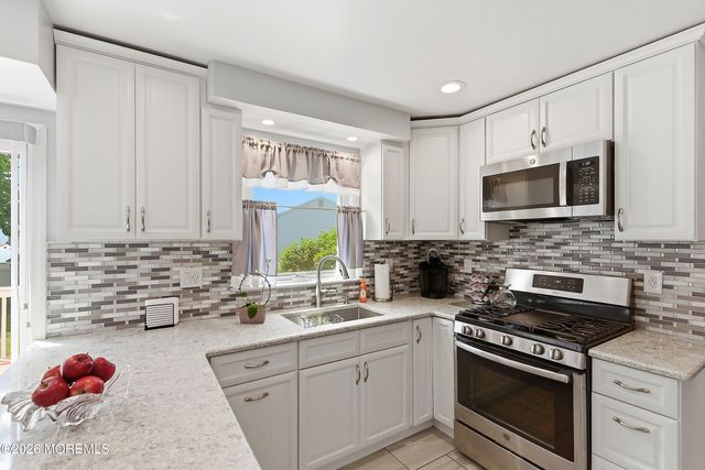 7 N Devon Drive, Manalapan, NJ 07726