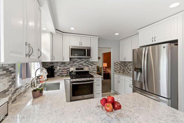 7 N Devon Drive, Manalapan, NJ 07726