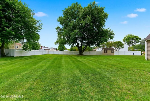 7 N Devon Drive, Manalapan, NJ 07726