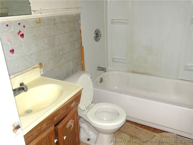 214 S Windsor Drive, Fayetteville, NC 28301
