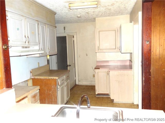 214 S Windsor Drive, Fayetteville, NC 28301