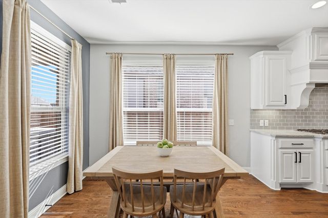 1008 W Bluff Way, Roanoke, TX 76262