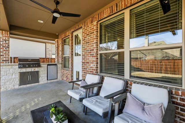 1008 W Bluff Way, Roanoke, TX 76262