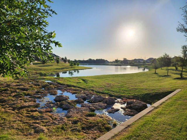 1008 W Bluff Way, Roanoke, TX 76262
