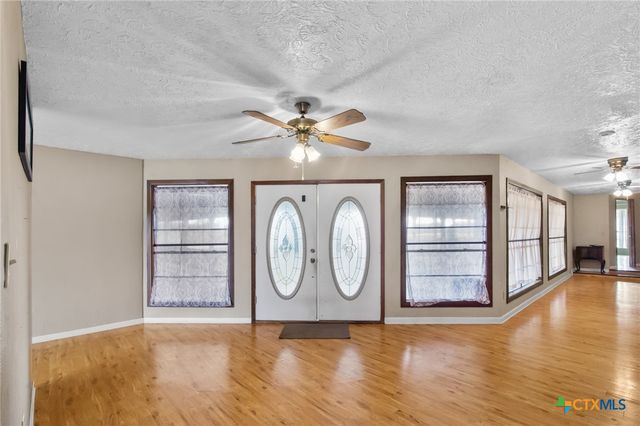 1720 Lower Mission Valley Road, Victoria, TX 77905