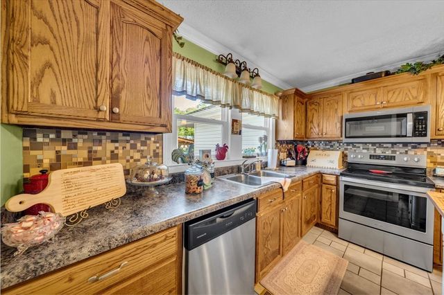 1006 Evins St, Manchester, TN 37355