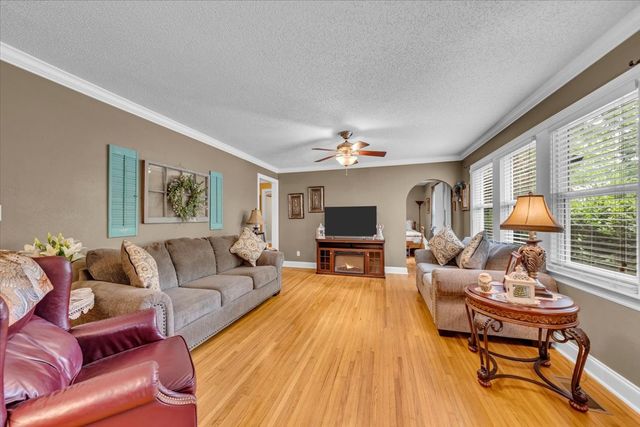 1006 Evins St, Manchester, TN 37355
