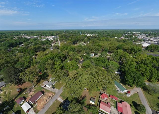 1006 Evins St, Manchester, TN 37355