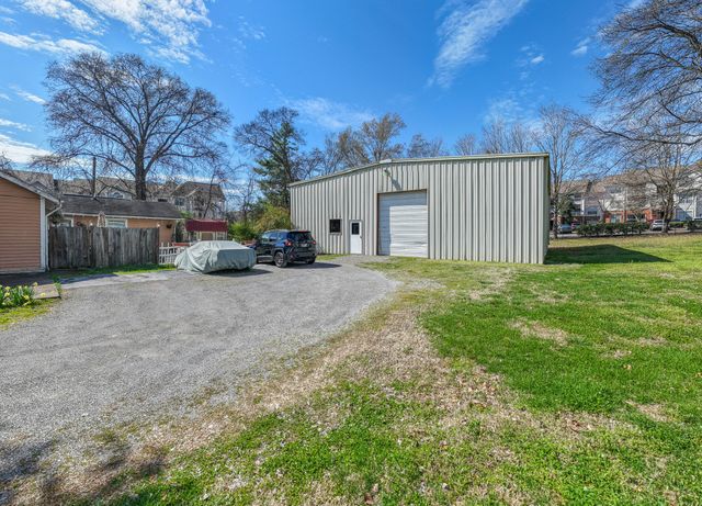 7114 Old Harding Pike, Nashville, TN 37221
