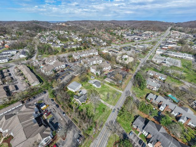 7114 Old Harding Pike, Nashville, TN 37221