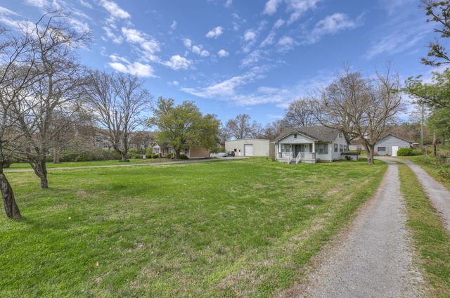 7114 Old Harding Pike, Nashville, TN 37221