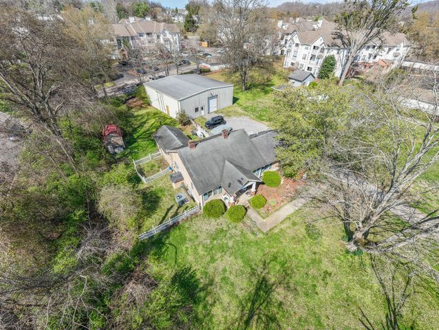 7114 Old Harding Pike, Nashville, TN 37221