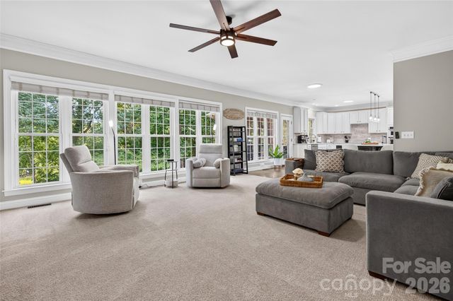 132 Parkside Lane, Mooresville, NC 28117