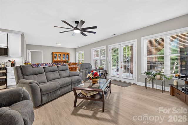 132 Parkside Lane, Mooresville, NC 28117