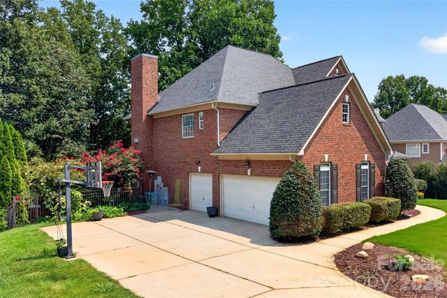 132 Parkside Lane, Mooresville, NC 28117