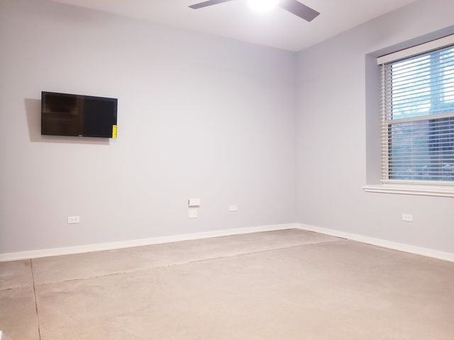 5240 N Winthrop Avenue 106, Chicago, IL 60640