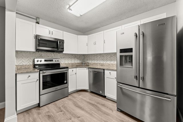 508 Shady Pine Way D2, Greenacres, FL 33415