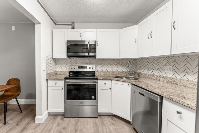 508 Shady Pine Way D2, Greenacres, FL 33415