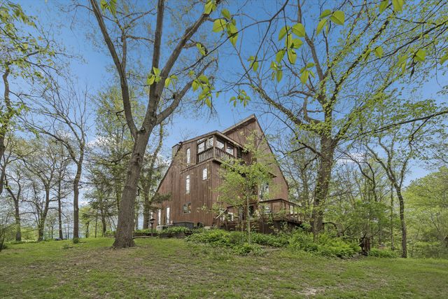 644 Schroeder Road, Coal Valley, IL 61240