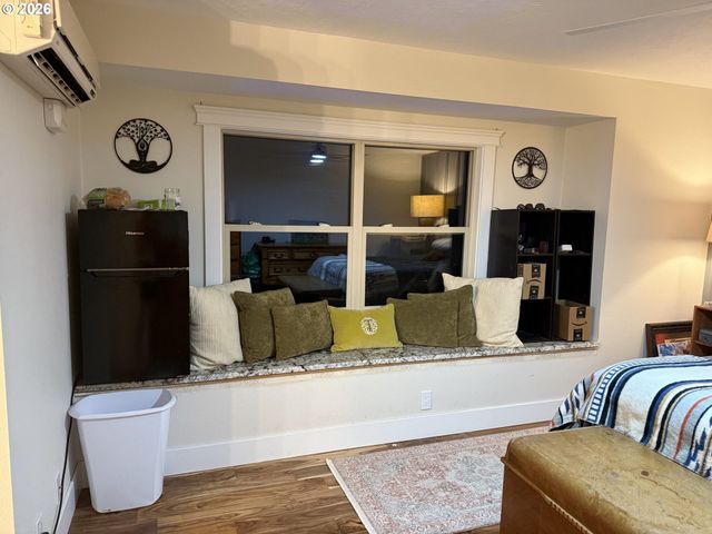 759 S 71ST St, Springfield, OR 97478