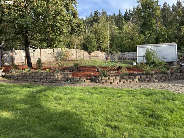 759 S 71ST St, Springfield, OR 97478