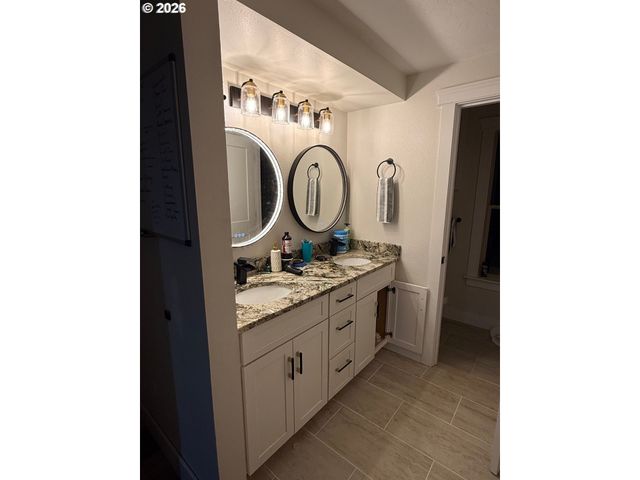 759 S 71ST St, Springfield, OR 97478