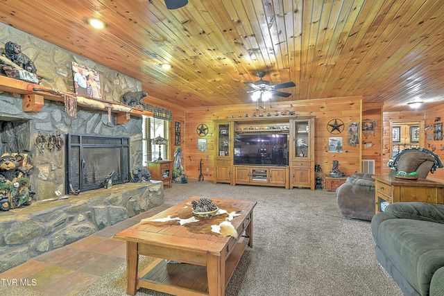 1374 West Allens Bridge Road, Greeneville, TN 37743
