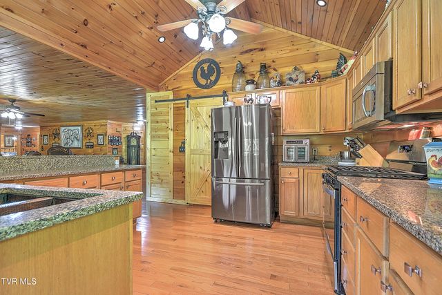 1374 West Allens Bridge Road, Greeneville, TN 37743