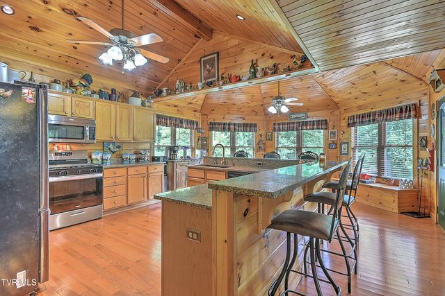 1374 West Allens Bridge Road, Greeneville, TN 37743