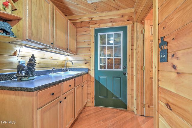 1374 West Allens Bridge Road, Greeneville, TN 37743