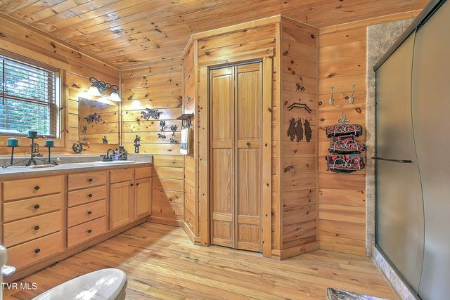 1374 West Allens Bridge Road, Greeneville, TN 37743