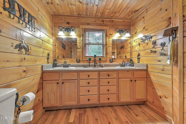 1374 West Allens Bridge Road, Greeneville, TN 37743