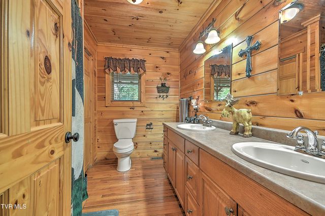 1374 West Allens Bridge Road, Greeneville, TN 37743