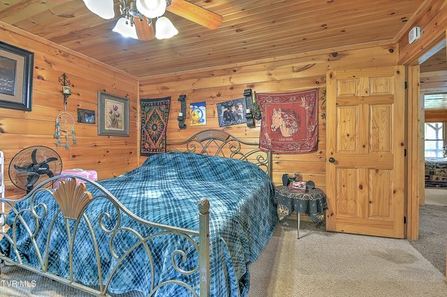 1374 West Allens Bridge Road, Greeneville, TN 37743