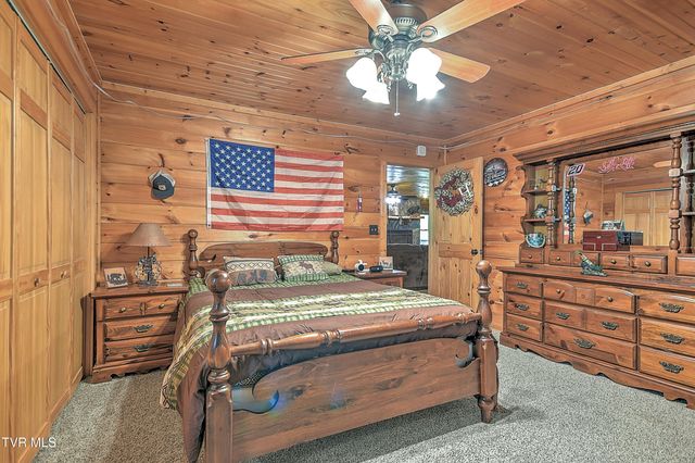 1374 West Allens Bridge Road, Greeneville, TN 37743