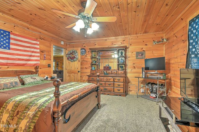 1374 West Allens Bridge Road, Greeneville, TN 37743
