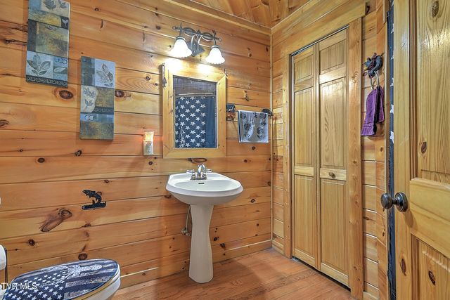 1374 West Allens Bridge Road, Greeneville, TN 37743