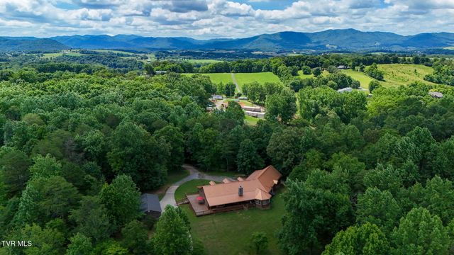 1374 West Allens Bridge Road, Greeneville, TN 37743