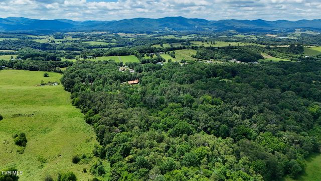 1374 West Allens Bridge Road, Greeneville, TN 37743