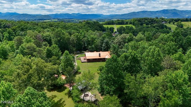 1374 West Allens Bridge Road, Greeneville, TN 37743