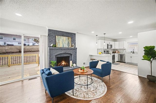 619 E 109th Terrace, Kansas City, MO 64131