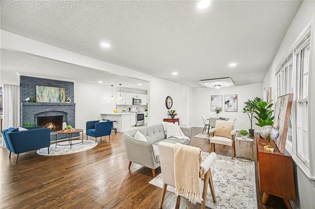 619 E 109th Terrace, Kansas City, MO 64131