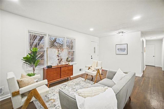 619 E 109th Terrace, Kansas City, MO 64131