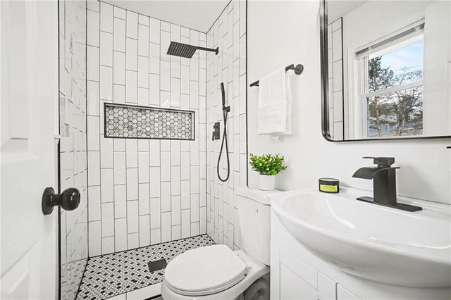 619 E 109th Terrace, Kansas City, MO 64131