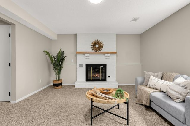22155 Beaumont Way, Farmington, MN 55024